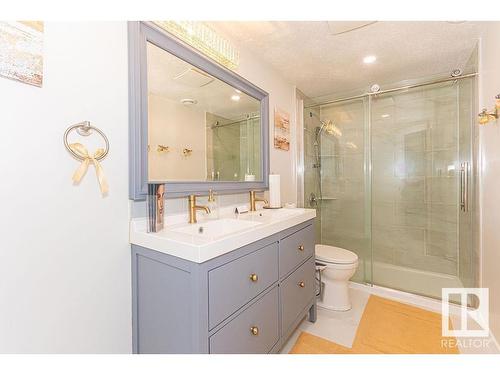 4848 148 Avenue, Edmonton, AB - Indoor Photo Showing Bathroom