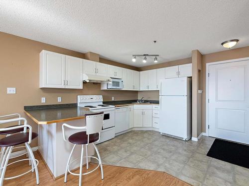 332 2305 35A Avenue, Edmonton, AB - Indoor Photo Showing Kitchen