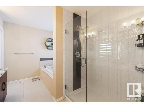 3414 Parker Loop, Edmonton, AB - Indoor Photo Showing Bathroom