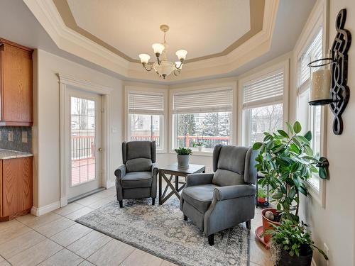 946 Hollingsworth Bend, Edmonton, AB - Indoor Photo Showing Living Room