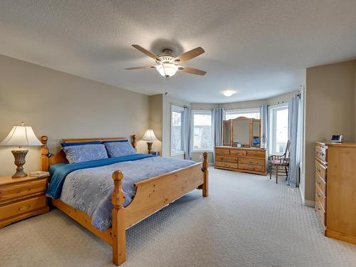 946 Hollingsworth Bend, Edmonton, AB - Indoor Photo Showing Bedroom