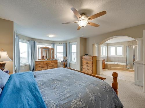 946 Hollingsworth Bend, Edmonton, AB - Indoor Photo Showing Bedroom