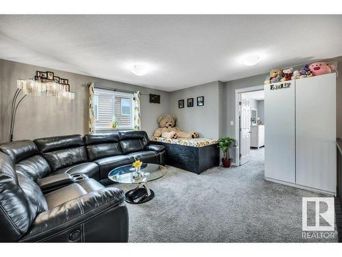 5316 22 Avenue, Edmonton, AB - Indoor Photo Showing Living Room