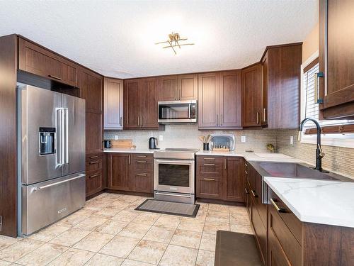 10335 160 Street, Edmonton, AB - Indoor Photo Showing Kitchen With Upgraded Kitchen