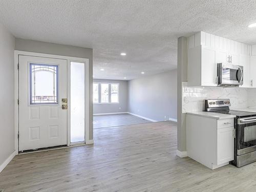 16723 98 Street, Edmonton, AB - Indoor Photo Showing Kitchen