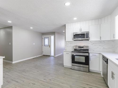 16723 98 Street, Edmonton, AB - Indoor Photo Showing Kitchen