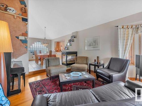 19 Rhatigan Road E, Edmonton, AB - Indoor Photo Showing Living Room