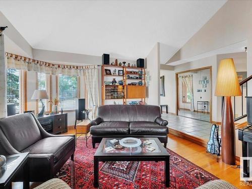 19 Rhatigan Road E, Edmonton, AB - Indoor Photo Showing Living Room