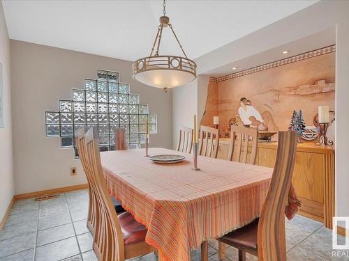 19 Rhatigan Road E, Edmonton, AB - Indoor Photo Showing Dining Room