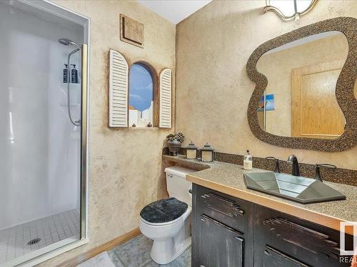 19 Rhatigan Road E, Edmonton, AB - Indoor Photo Showing Bathroom