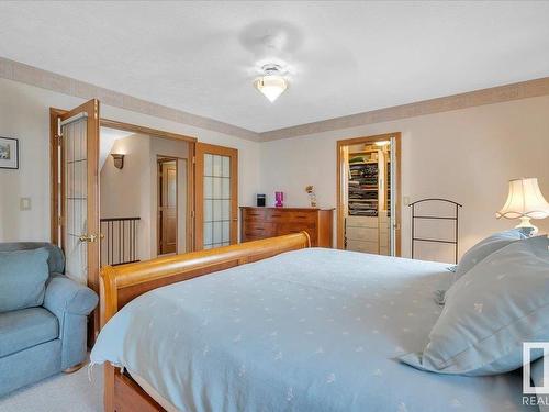 19 Rhatigan Road E, Edmonton, AB - Indoor Photo Showing Bedroom