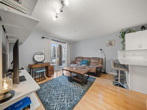 214 10535 122 Street, Edmonton, AB - Indoor