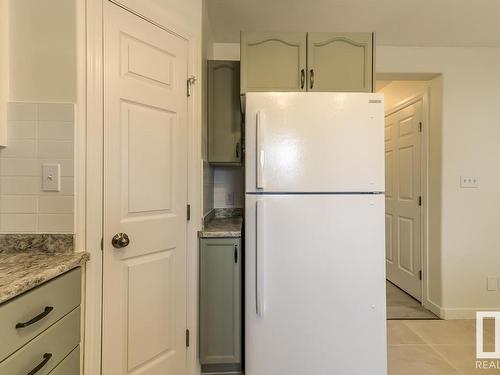 12042 65 Street, Edmonton, AB - Indoor Photo Showing Kitchen