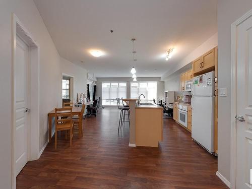 162 4823 104A Street, Edmonton, AB - Indoor Photo Showing Kitchen