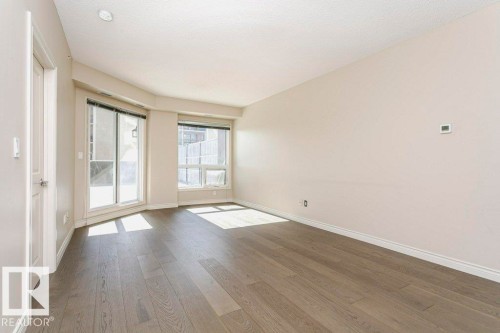 103 9819 104 Street, Edmonton, AB - Indoor Photo Showing Other Room