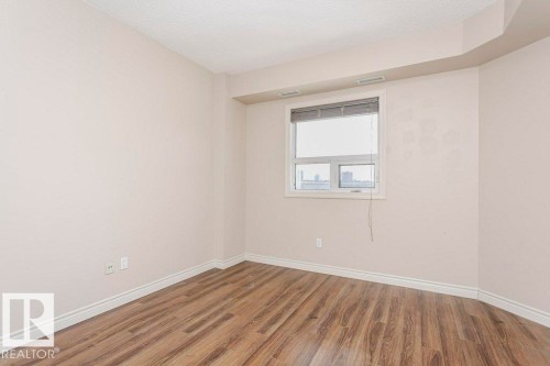 103 9819 104 Street, Edmonton, AB - Indoor Photo Showing Other Room