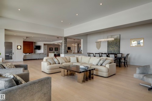 B 25056 Twp Road 492, Rural Leduc County, AB - Indoor Photo Showing Living Room