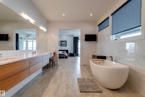 B 25056 Twp Road 492, Rural Leduc County, AB - Indoor Photo Showing Bathroom