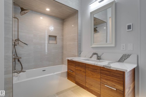 B 25056 Twp Road 492, Rural Leduc County, AB - Indoor Photo Showing Bathroom