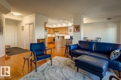 604 10108 125 Street, Edmonton, AB - Indoor Photo Showing Living Room