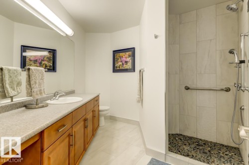 604 10108 125 Street, Edmonton, AB - Indoor Photo Showing Bathroom