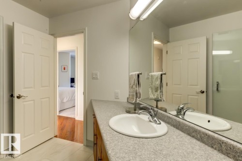 604 10108 125 Street, Edmonton, AB - Indoor Photo Showing Bathroom