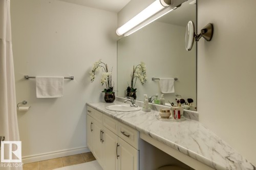 604 10108 125 Street, Edmonton, AB - Indoor Photo Showing Bathroom