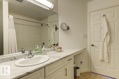 604 10108 125 Street, Edmonton, AB - Indoor Photo Showing Bathroom