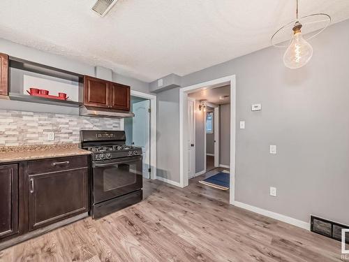 4237 117 Avenue, Edmonton, AB - Indoor Photo Showing Kitchen