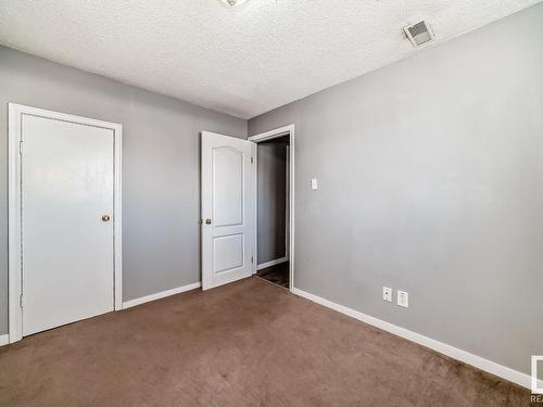 4237 117 Avenue, Edmonton, AB - Indoor Photo Showing Other Room