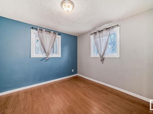 4237 117 Avenue, Edmonton, AB - Indoor Photo Showing Other Room