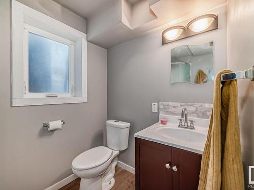 4237 117 Avenue, Edmonton, AB - Indoor Photo Showing Bathroom