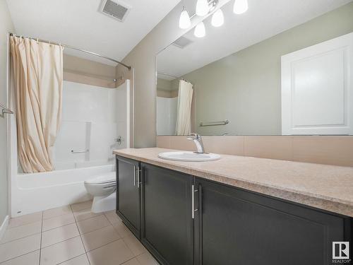 5911 168 Avenue, Edmonton, AB - Indoor Photo Showing Bathroom