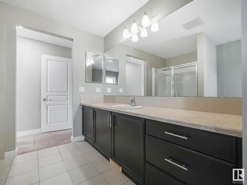 5911 168 Avenue, Edmonton, AB - Indoor Photo Showing Bathroom