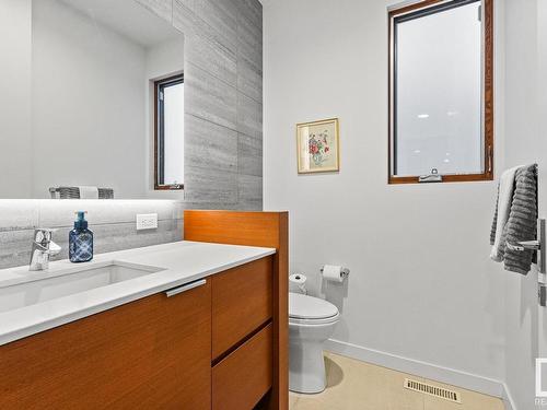 9739 145 Street, Edmonton, AB - Indoor Photo Showing Bathroom