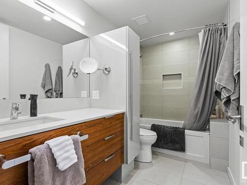 9739 145 Street, Edmonton, AB - Indoor Photo Showing Bathroom