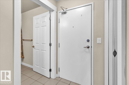 417 4450 Mccrae Avenue, Edmonton, AB - Indoor