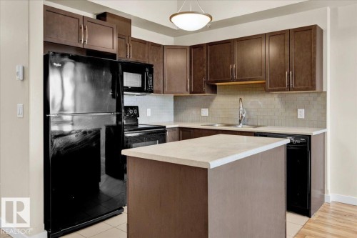 417 4450 Mccrae Avenue, Edmonton, AB - Indoor Photo Showing Kitchen