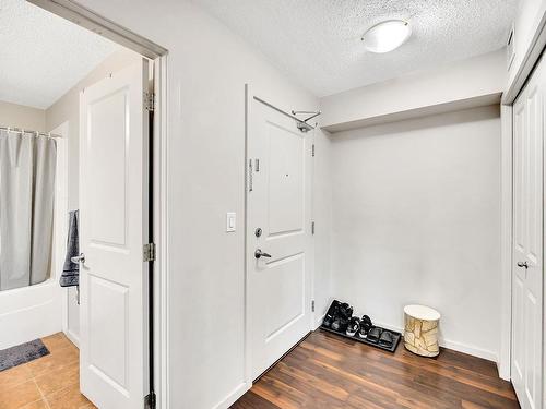 219 5515 7 Avenue, Edmonton, AB - Indoor Photo Showing Other Room