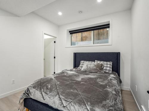 11571 80 Avenue, Edmonton, AB - Indoor Photo Showing Bedroom