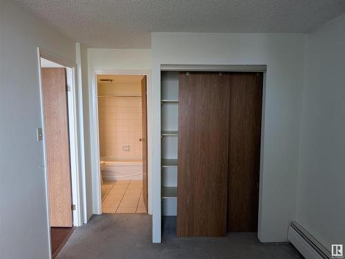 Edmonton, AB - Indoor