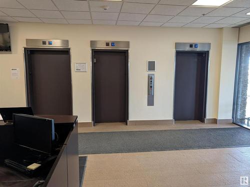 Edmonton, AB - Indoor Photo Showing Other Room