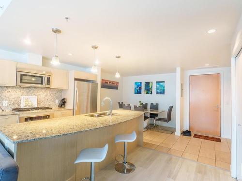 304 2510 109 Street, Edmonton, AB - Indoor Photo Showing Kitchen With Double Sink With Upgraded Kitchen