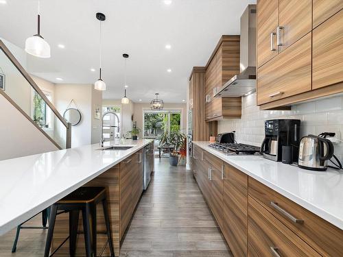 10917 79 Avenue, Edmonton, AB - Indoor Photo Showing Kitchen With Upgraded Kitchen