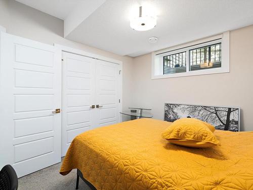 10917 79 Avenue, Edmonton, AB - Indoor Photo Showing Bedroom