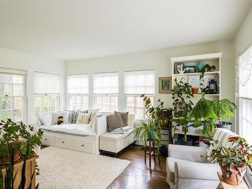 11619 Saskatchewan Drive, Edmonton, AB - Indoor Photo Showing Living Room