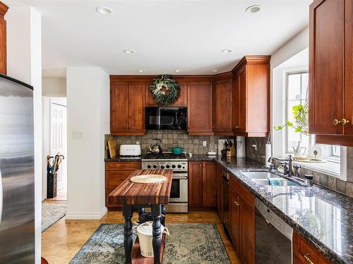 11619 Saskatchewan Drive, Edmonton, AB - Indoor Photo Showing Kitchen