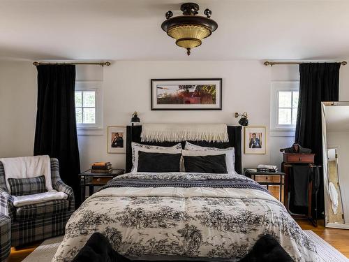 11619 Saskatchewan Drive, Edmonton, AB - Indoor Photo Showing Bedroom