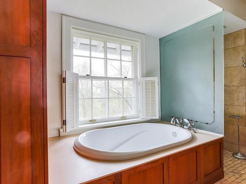 11619 Saskatchewan Drive, Edmonton, AB - Indoor Photo Showing Bathroom