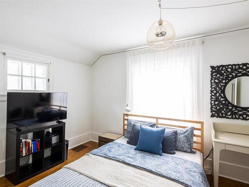 11619 Saskatchewan Drive, Edmonton, AB - Indoor Photo Showing Bedroom